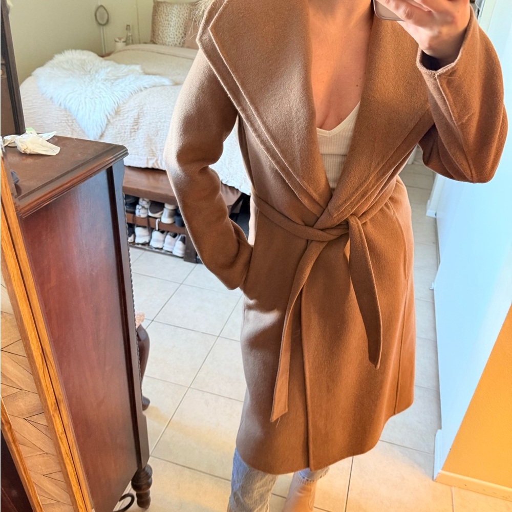 Vintage Camel Belted Trench Coat; Size: M/L - Picture 4 of 13